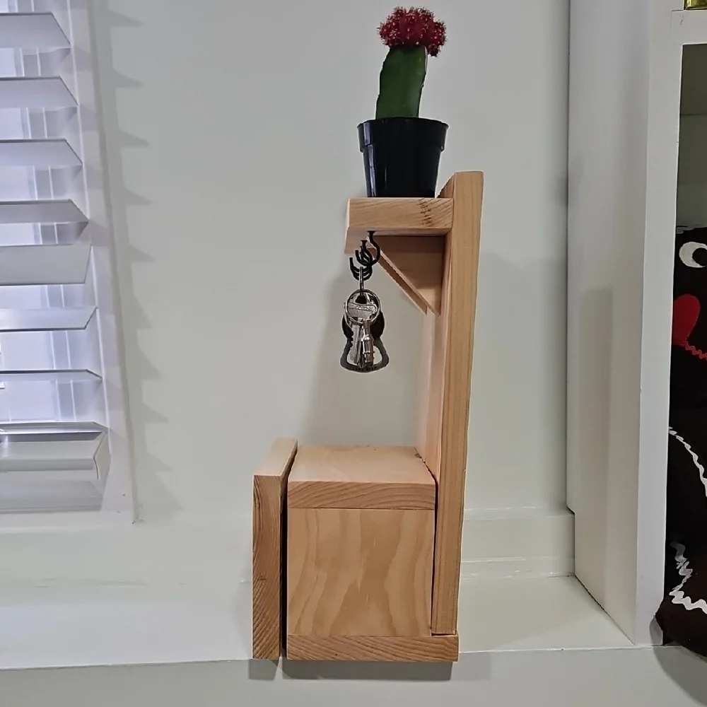 Wooden Wall-Mounted Key Holder